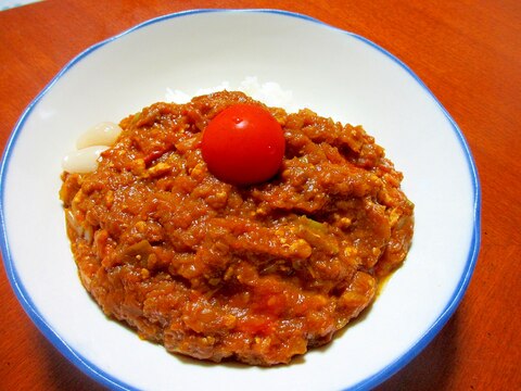 夏にぴったり！トマトと玉ねぎのキーマカレー